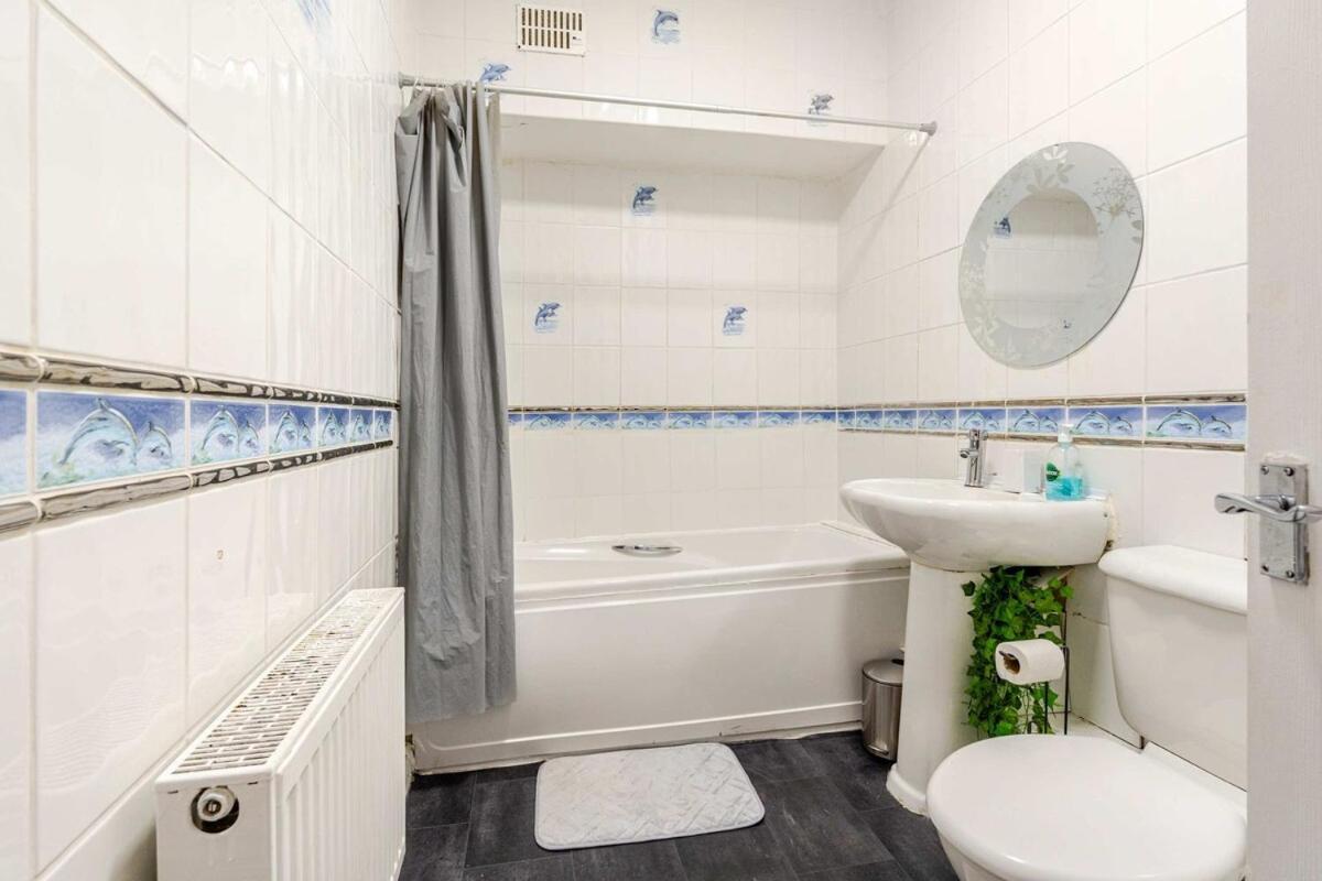 2 Min Walk Etihad Stadium & Coop Arena - 3Br, Free Parking Manchester Eksteriør bilde