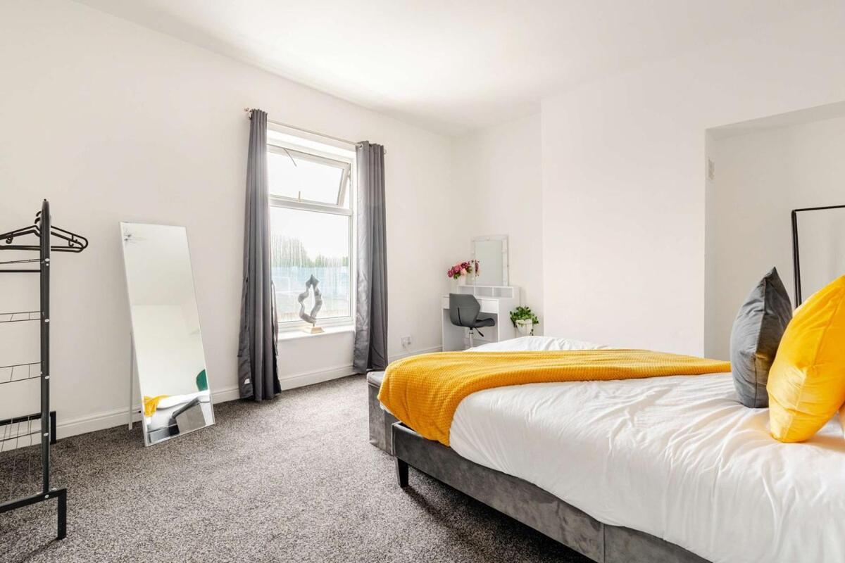 2 Min Walk Etihad Stadium & Coop Arena - 3Br, Free Parking Manchester Eksteriør bilde