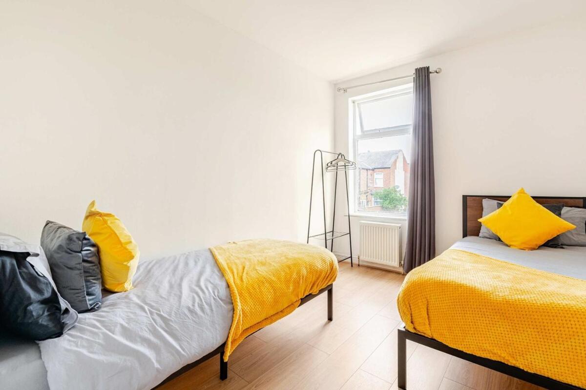 2 Min Walk Etihad Stadium & Coop Arena - 3Br, Free Parking Manchester Eksteriør bilde