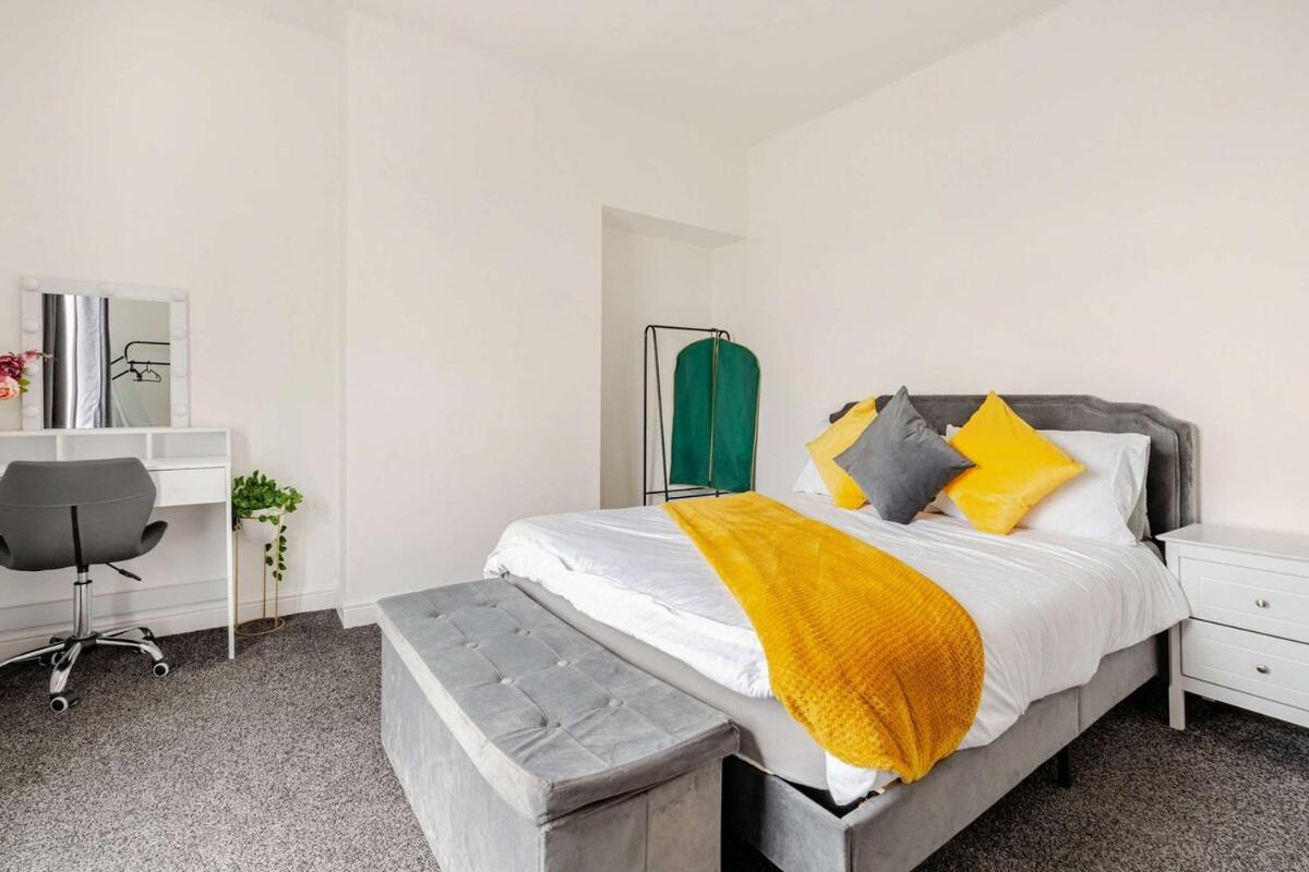 2 Min Walk Etihad Stadium & Coop Arena - 3Br, Free Parking Manchester Eksteriør bilde