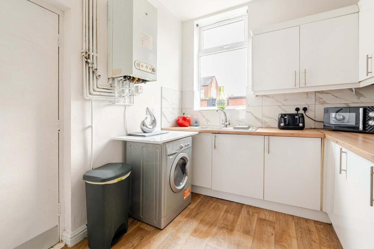 2 Min Walk Etihad Stadium & Coop Arena - 3Br, Free Parking Manchester Eksteriør bilde